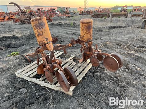 Allis Chalmers 2R38 Mounted Lister Planter BigIron Auctions