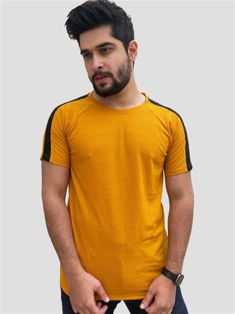 Plain Men Yellow Half Sleeve T Shirt Neck Type Round Size Medium At