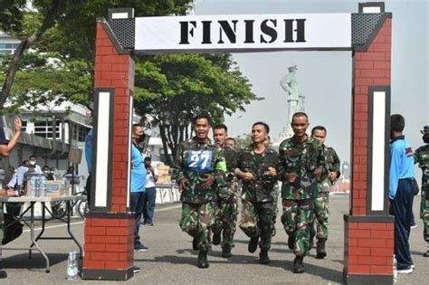 Peringati Hut Ri Ke Koarmada Ii Gelar Uji Ketangkasan Prajurit Tni Al