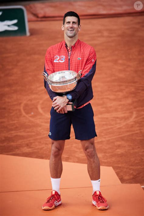 Photos Novak Djokovic Triomphal à Roland Garros Le Champion Soffre