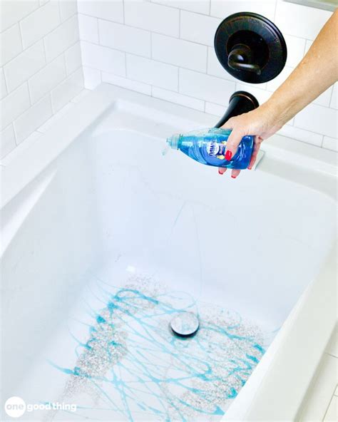 This Weird Trick Is The Best Way To Clean Your Bathtub