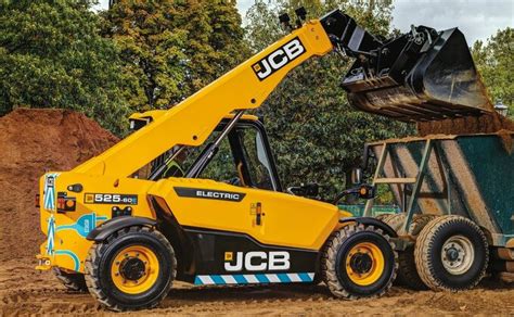 Jcb Reveals Its First Electric Powered Loadall Telehandler Farm News