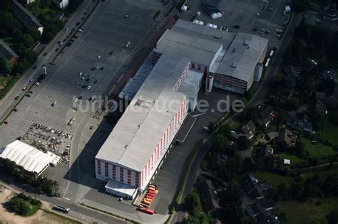 Luftaufnahme Bad Segeberg Gebäude des Einrichtungshaus Möbelmarkt