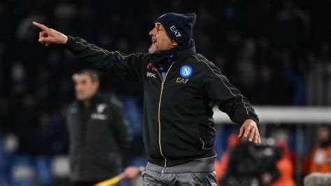 RILEGGI LIVE Napoli Verona 0 0 La Traversa Ferma Gli Azzurri Pari A