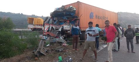 ANI On Twitter Maharashtra One Dead 10 Injured In A Collision