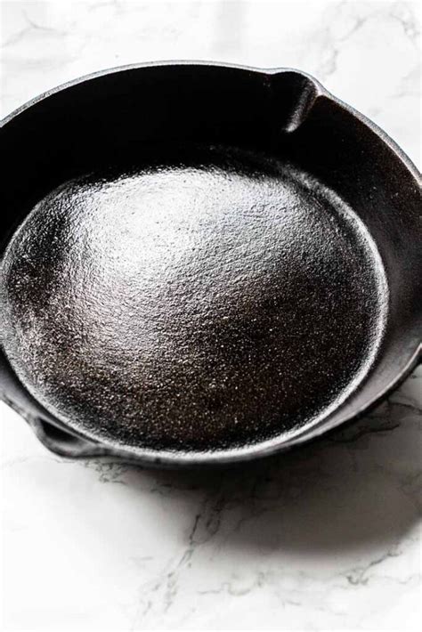 How To Season A Cast Iron Skillet The Tortilla Channel