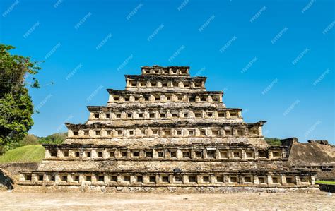 Pirámide De Los Nichos En El Tajín Un Sitio Arqueológico Precolombino