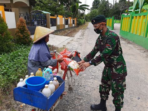 Peringati HUT Ke 74 Persit KCK Cabang LIX Bagikan Masker Dan Paket