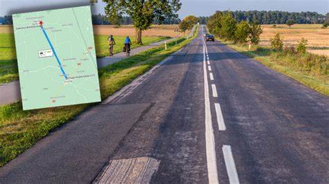 To najdłuższy prosty odcinek drogi w Polsce Ma 26 km i jest płaska