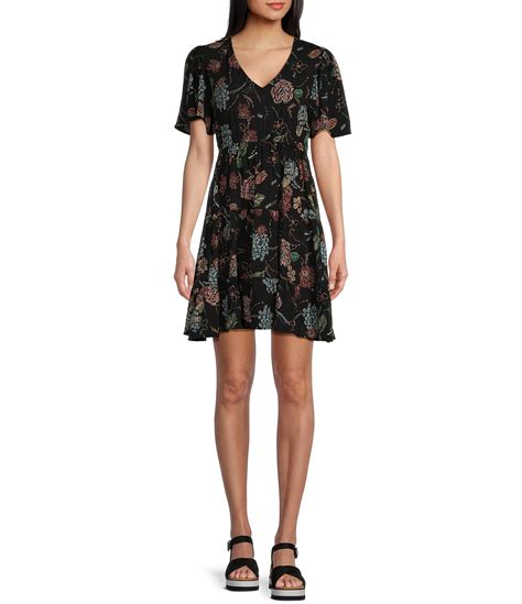 Angie Short Sleeve V Neck Tiered Floral Dress Dillards