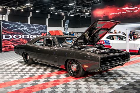 FINALE SPEEDS CARBON FIBER 1970 DODGE CHARGER