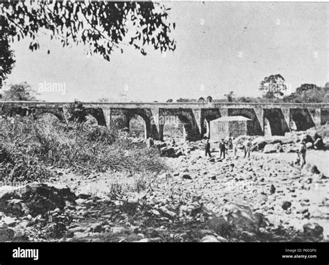 Espa Ol Puente Sobre El R O Los Esclavos En Santa Rosa Guatemala