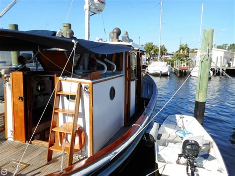 Sold Crosby Crosby Yachts Classic 26 Tug Trawler Boat In North Fort