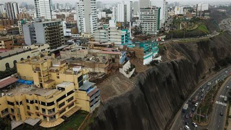 Sismo En Perú Causa La Muerte De Un Niño Y Daños En 13 Distritos De