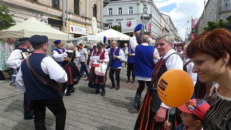 Budzenie Sienkiewki W Wykonaniu Zespo U Pie Ni I Ta Ca Piekoszowianie