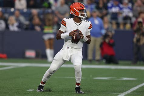 Jameis Winston Bashes Browns Fans For Cheering Deshaun Watsons Injury