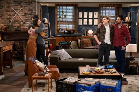 How I Met Your Father Features Ted And Marshall S Old Apartment