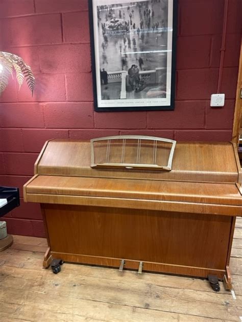 S Eavestaff Mini Royale Piano Tickling Ivories