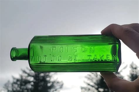 Rare Giant Old Emerald Green Poison Bottle 10 Oz Ribbed Uk Poison