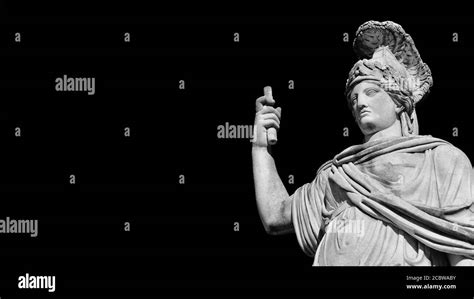 Minerva Ou Athena Comme Déesse Roma Une Ancienne Statue De Marbre