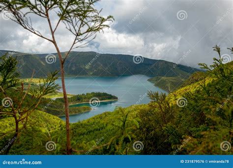 Vista Panorámica Salvaje Sobre El Lago Lagoa Do Fogo En La Isla De Sao