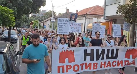 Na šestom protestu Srbija protiv nasilja u Nišu nakratko blokiran