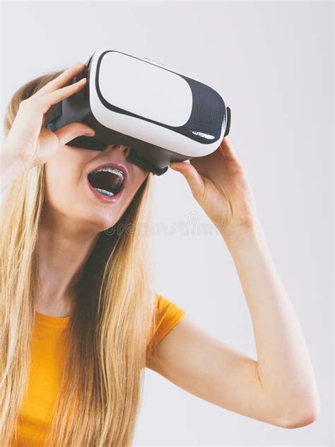 Girl Wearing Virtual Reality Goggles Stock Image Image Of Teen