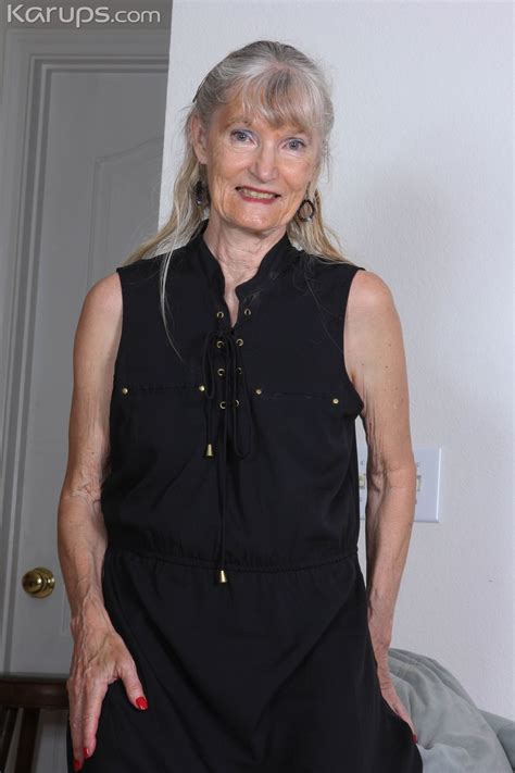 Amateur Granny Lisa Cognee Stripping And Masturbating In A Solo CoedCherry