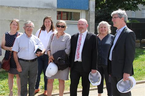 Pose de la première pierre de l EAM à Meudon la Forêt La Gazette des