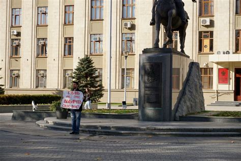 Давид Канкия провёл серию одиночных пикетов за проведение выборов ...