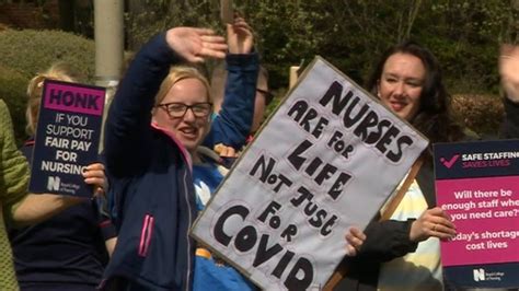 Yorkshire Nurses And Ambulance Staff Return To Picket Line Bbc News