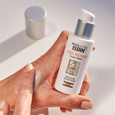 Foto Ultra Age Repair Fusion Water Spf 50 Mch Care