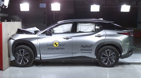 Nový elektrický Lexus RZ má za sebou nárazové testy Euro NCAP K