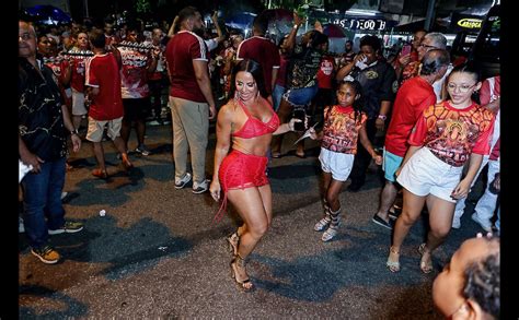 Foto Viviane Araujo Desfila O Salgueiro No Carnaval No