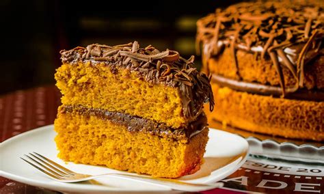 Aprenda a fazer um bolo de cenoura sem lactose e glúten Jornal O Globo