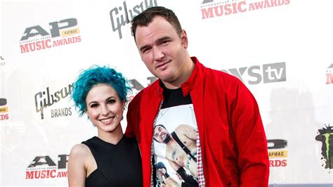 Hayley Williams Divorce The Singer Releases A Statement With Chad Gilbert