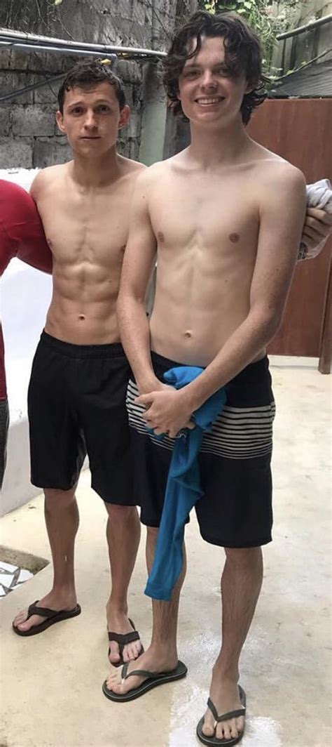 Shirtless Tom and Sam : r/TomHolland