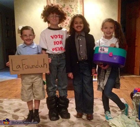 24 Cheap and Easy DIY Group Costumes for Halloween » TwistedSifter