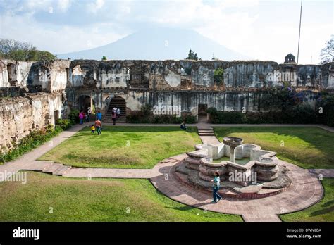 Ruinas De San Jeronimo In Antigua Guatemala Stock Photo Alamy