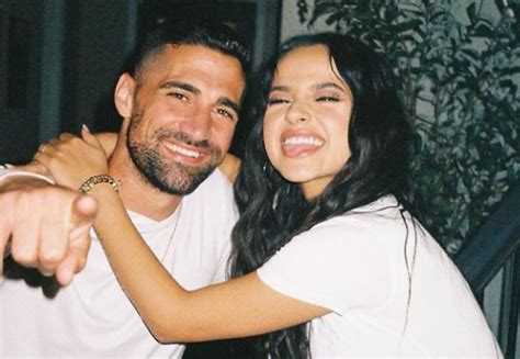 Sebastián Lletget prometido de Becky G confirma que la engañó