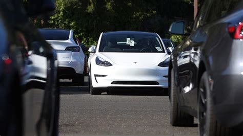 Tesla Warns Of Slow Sales Declining Profits Cambodian Nownews