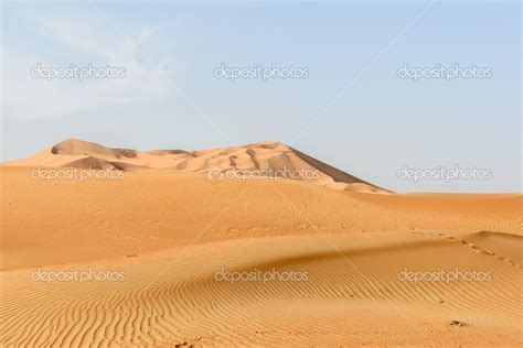 Sand dunes in Oman desert (Oman) — Stock Photo © KamilloK #46647503