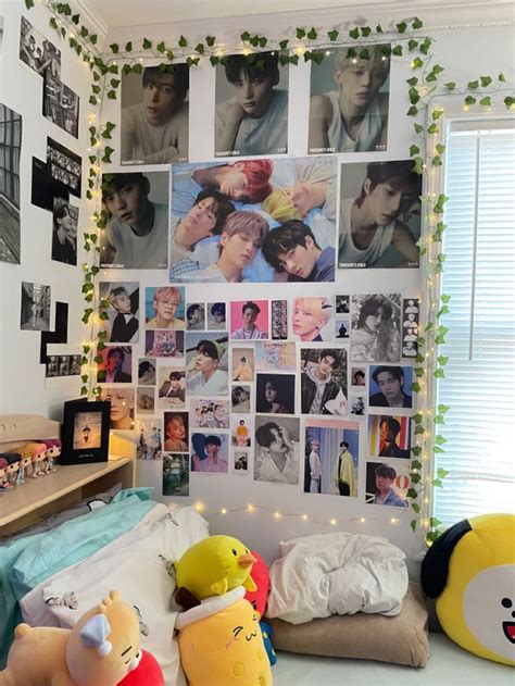 Aesthetic Kpop Room In Pretty Room Army Room Decor Study Room