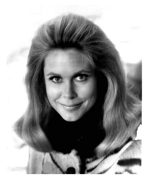 Elizabeth Montgomery In Bewitched For More Classic 60s And 70