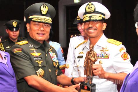 Panglima Tni Hadiri Penyerahan Jabatan Dankodiklat Tni Foto