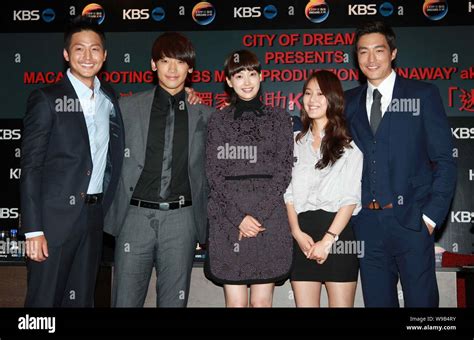 (From left) South Korean actors Lee Jung-jin (Lee Jeong-jin) and Jung ...