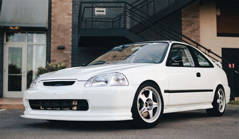 This $200 Honda Civic Coupe Is a Priceless Lesson in the Art of DIY