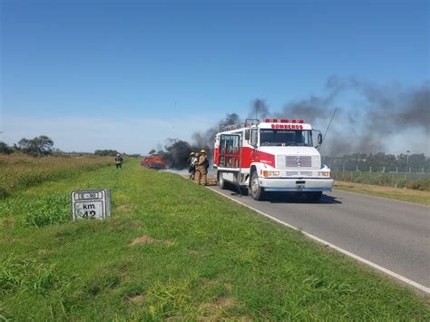 Un Autom Vil Se Incendi En La Ruta Y El Conductor Se Salv El Diario