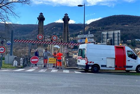 Rh Ne Un Nouveau Camion Heurte Le Portique De S Curit Du Pont De Couzon