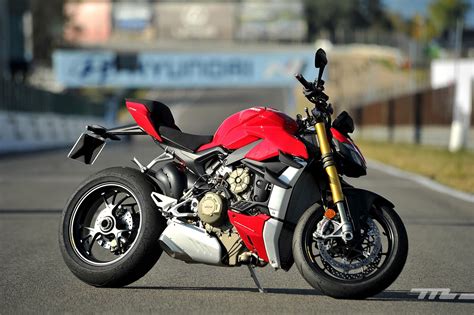 Ducati Streetfighter V S Prueba Una Desbordante Naked De Cv Que Emociona